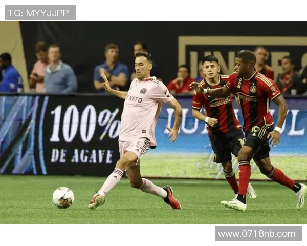 今年退役的足球明星们齐聚一堂共同回顾辉煌岁月的珍贵合照